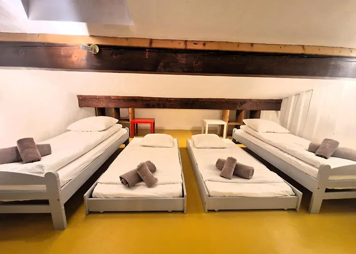 Phoebe, Centre 아파트