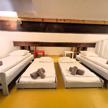 Phoebe, Centre Апартаменти